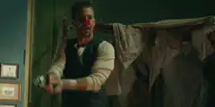 Clown man screams and runs away