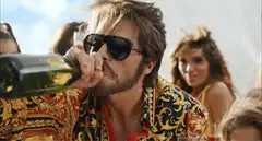 Brad Pitt drinking champagne in Once Upon a Time in Hollywood
