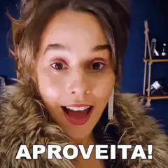 Woman saying aproveita excitedly