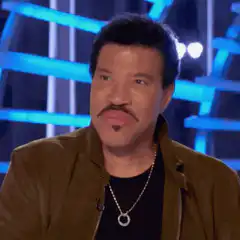 Lionel Richie nodding