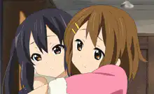 Yui hugging Mugi