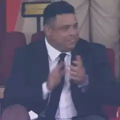Ronaldo clapping and smiling