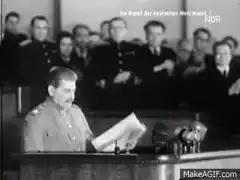 Stalin drops papers at podium