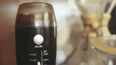 electric coffee grinder on and off