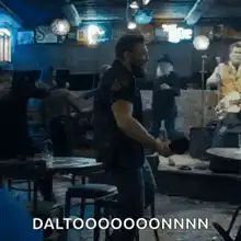 Daltooooonnnn in a bar