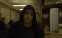 Rami Malek as Elliot Alderson looking confused