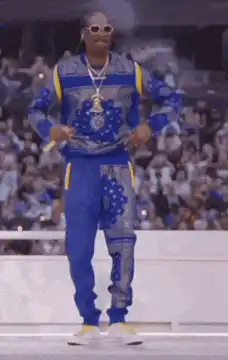 Snoop Dogg dancing on stage