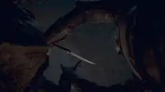 Arya Stark stabs the Night King