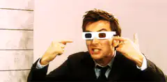 David Tennant points at 3D glasses