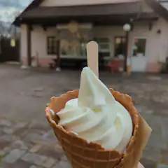 soft serve ice cream cone