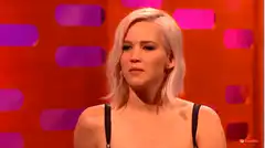 Jennifer Lawrence flips the bird