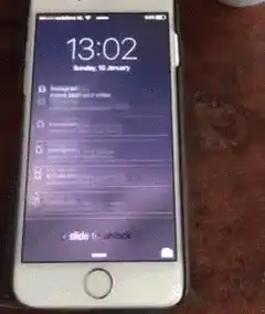 iPhone screen glitching notifications