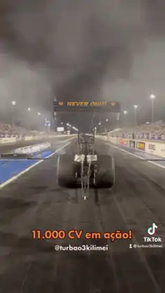 Dragster with 11000 HP smoke
