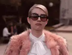 Emma Roberts side eye