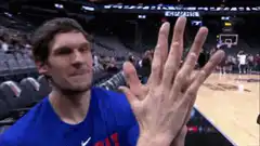 Boban Marjanovic shows off his huge hand