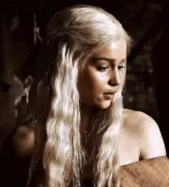 Daenerys Targaryen turns to look