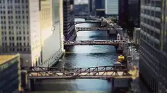 Chicago river bridges tilt up