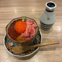 Japanese seafood rice bowl with sake