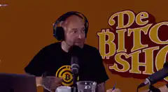 De Bitcoin Show host talking