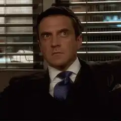 Robert Carlyle wide-eyed stare