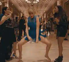 Taylor Swift twerking at a party