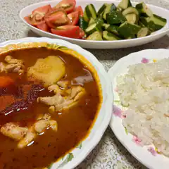 Japanese curry with rice and salad