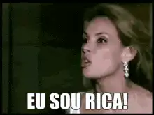 Woman shouting Eu Sou Rica