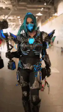 Sombra cosplay walk