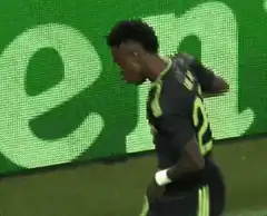 Mbappe dancing celebration