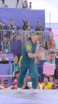 Breakdancer does a headspin