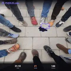 Puzzle game feet circle