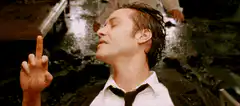 Guy Pearce middle finger