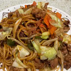stir-fried noodles with beef and vegetables