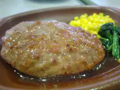 Hamburger steak with corn and spinach