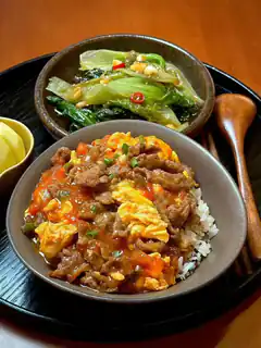 beef and egg rice bowl with bok choy