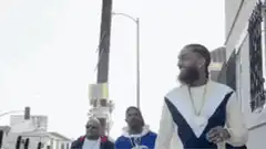 Jeezy walking with friends