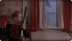 Kevin McCallister shoots burglars