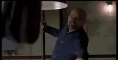 Walter White smashes lightbulb with pipe