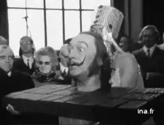 Salvador Dali guillotine gag