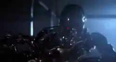 T-800 Terminator head turns