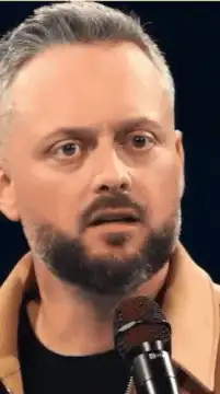 Man asks why don't you let above water for two seconds