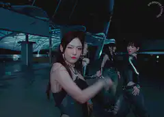 Girls' Generation dancing on rooftop