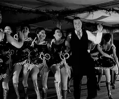 Fred Astaire dancing with chorus girls