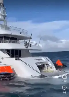 Yacht life raft deployment