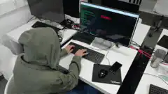 hacker gives thumbs up