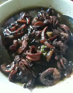 Braised squid in dark sauce