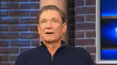 Tommy Lee Jones shrugs
