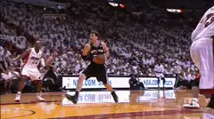 Tim Duncan misses layup