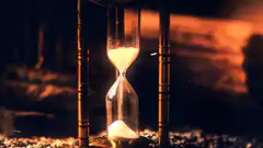 hourglass sand falling