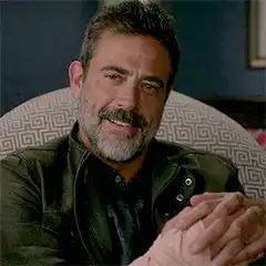 Jeffrey Dean Morgan smiling and nodding